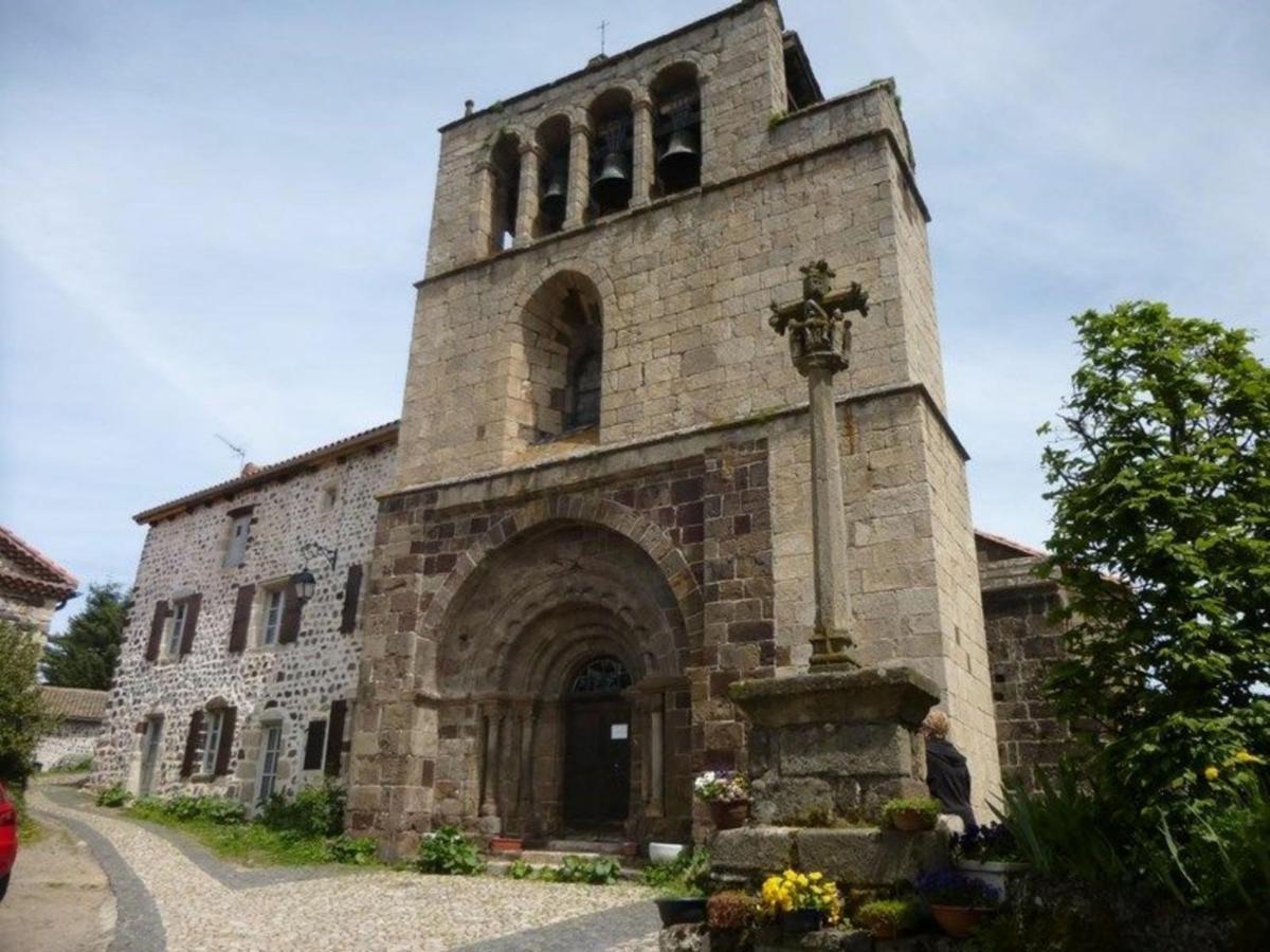 Gite 4 Pers Avec Cour, Vue Loire - Fr-1-582-122 Arlempdes Zewnętrze zdjęcie