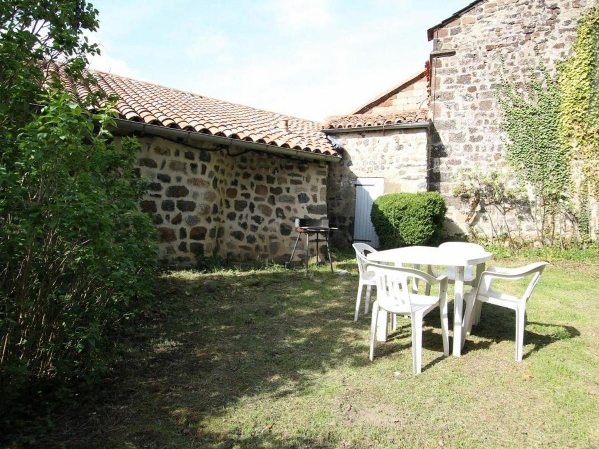 Gite 4 Pers Avec Cour, Vue Loire - Fr-1-582-122 Arlempdes Zewnętrze zdjęcie